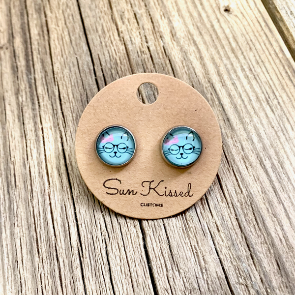 Kitty Stud Earrings 10mm